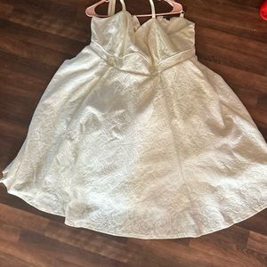 Torrid size 18 BEAUTIFUL crocheted Lace with 3 layers total AND POCKETS